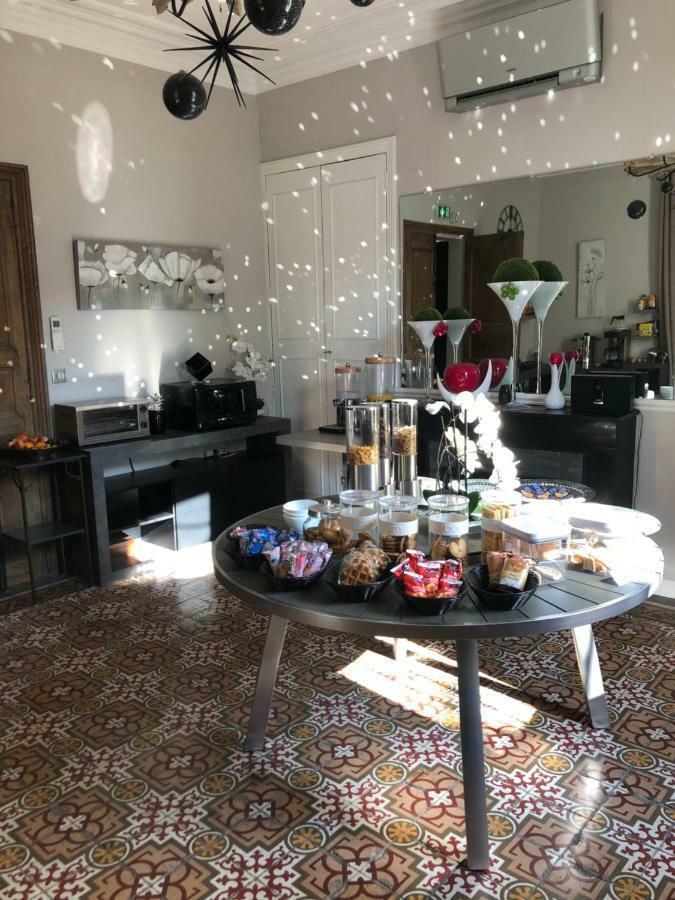 Hotel Le Lys D'Or ヴォヴェール エクステリア 写真
